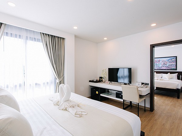 Deluxe Connecting Room
