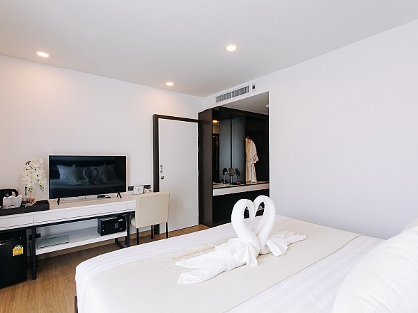 Deluxe Connecting Room