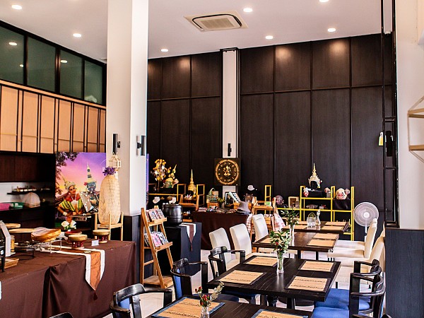 Pad Thai Restaurant & Khon Gallery