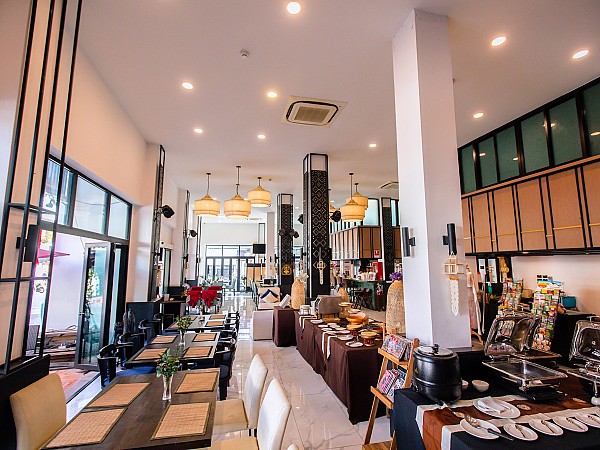 Pad Thai Restaurant & Khon Gallery