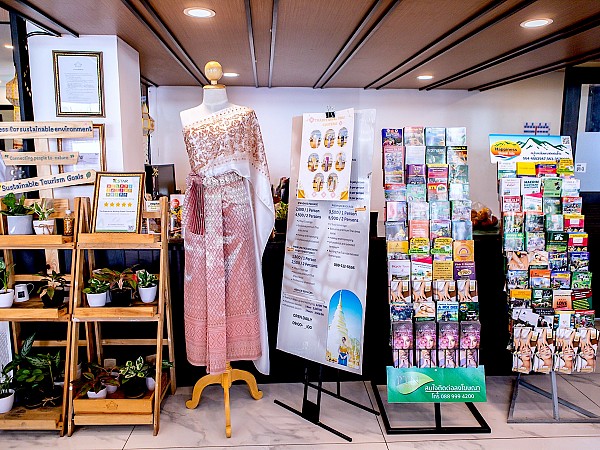 Pad Thai Restaurant & Khon Gallery