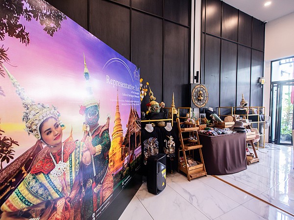 Pad Thai Restaurant & Khon Gallery
